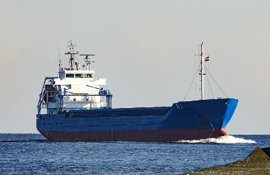 散貨船海運將繼續(xù)扮演著重要角色，為全球經(jīng)濟(jì)注入活力與希望